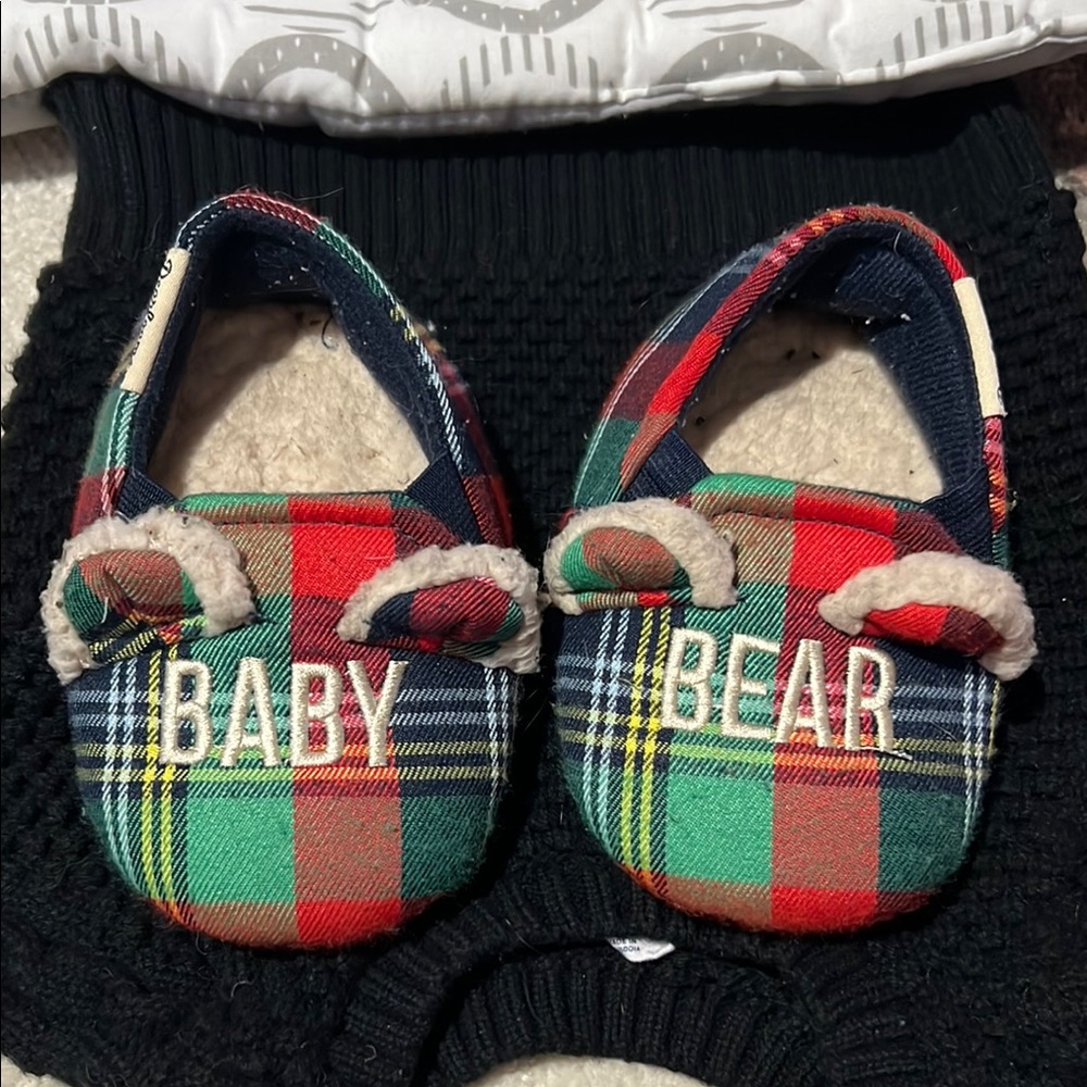 Dearfoams Kids Plaid Slippers - Red and Green